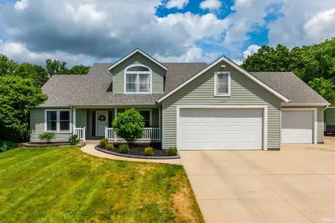 12045 Covered Wagon Ct, Granger, IN 46530