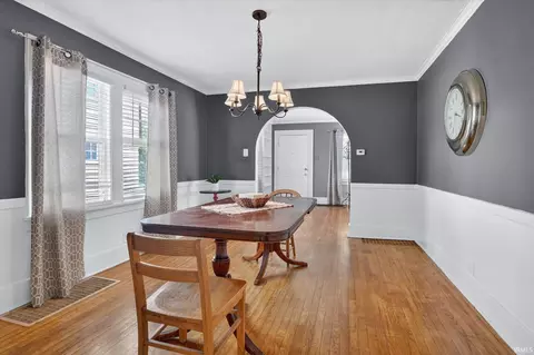 Dining - 625 Eckman St, South Bend, IN 46614 photo 2 of 2