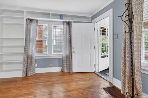 Entry Way - 625 Eckman St, South Bend, IN 46614 photo 1 of 4