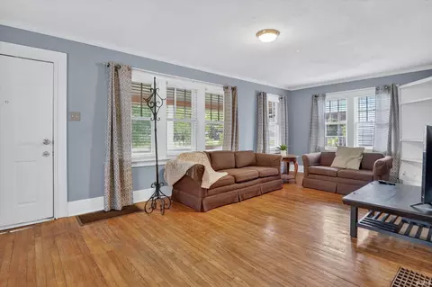 Living - 625 Eckman St, South Bend, IN 46614 photo 2 of 5