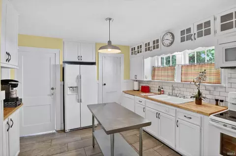 Kitchen - 625 Eckman St, South Bend, IN 46614 photo 5 of 5