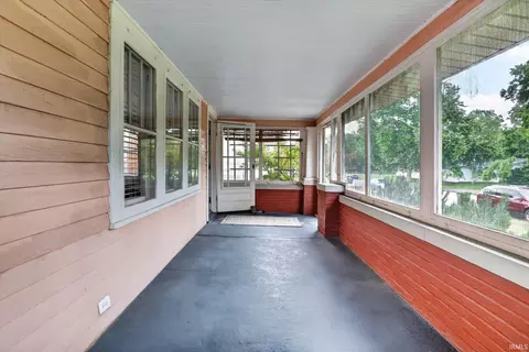 Exterior - 625 Eckman St, South Bend, IN 46614 photo 3 of 10