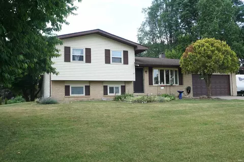 12728 Vicki Ln, Granger, IN 46530