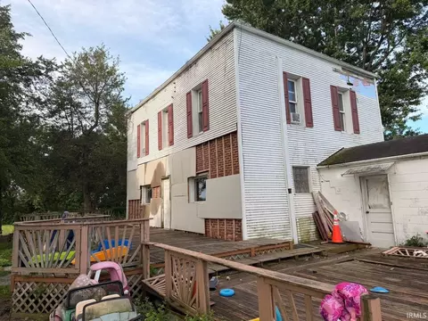 1884 S 200 Rd, Huntington, IN 46750