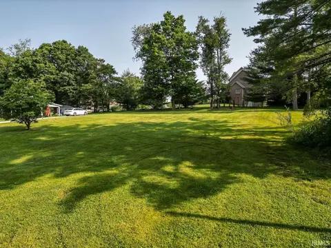 8305 S Strain Ridge Rd, Bloomington, IN 47401