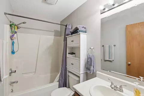 Bath - 370 Cobblers Way, Waterloo, IN 46793 photo 1 of 2