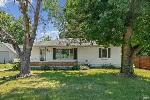 305 S Smith St, Boswell, IN 47921