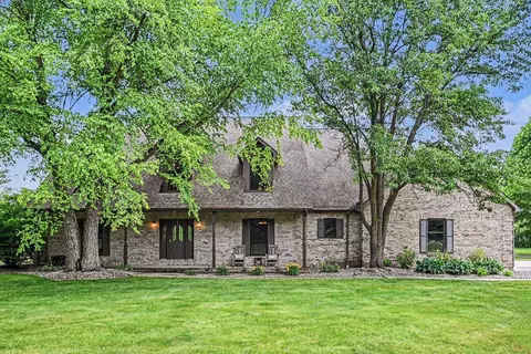 55020 Colonial Ridge Dr, Bristol, IN 46507