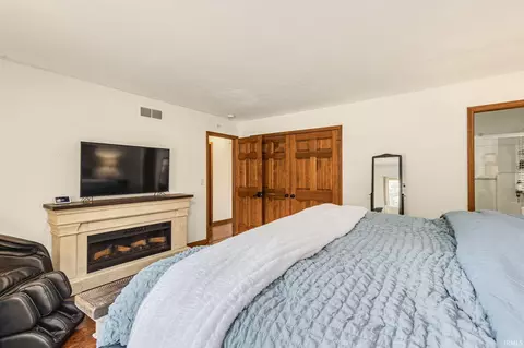 Bedroom - 15550 Windfield Ln, Granger, IN 46530 photo 2 of 6