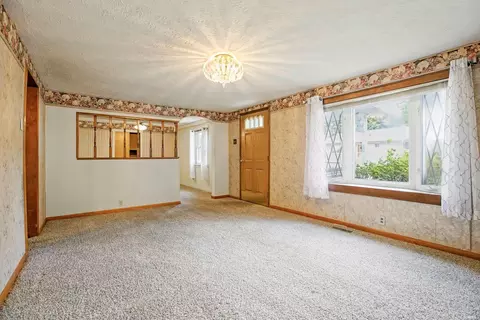 Living - 900 E Wilson St, Bloomington, IN 47401 photo 1 of 7