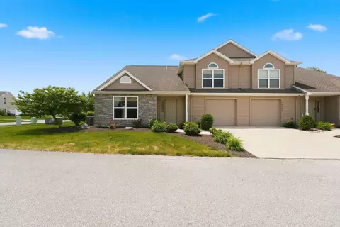 10001 Oak Trail Rd, Fort Wayne, IN 46825