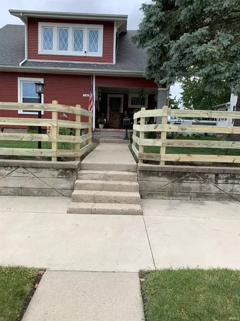 548 W South St, Winchester, IN 47394