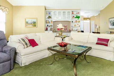 Living - 9415 S Harbour Pointe Dr, Bloomington, IN 47401 photo 4 of 5
