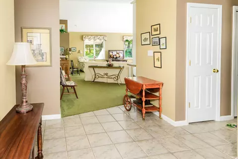 Entry Way - 9415 S Harbour Pointe Dr, Bloomington, IN 47401 photo 2 of 3