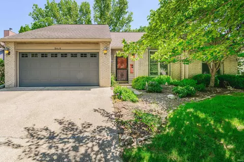 9415 S Harbour Pointe Dr, Bloomington, IN 47401