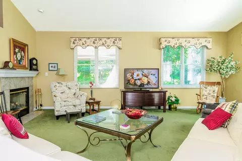 Living - 9415 S Harbour Pointe Dr, Bloomington, IN 47401 photo 3 of 5