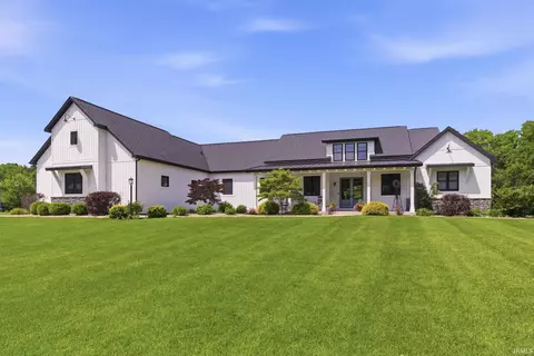 30356 Blackhawk Dr, Granger, IN 46530