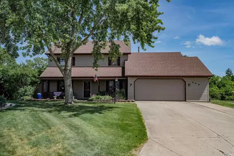 609 Woodland Springs Pl, Fort Wayne, IN 46825