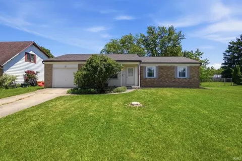 6118 Aragon Dr, Fort Wayne, IN 46818