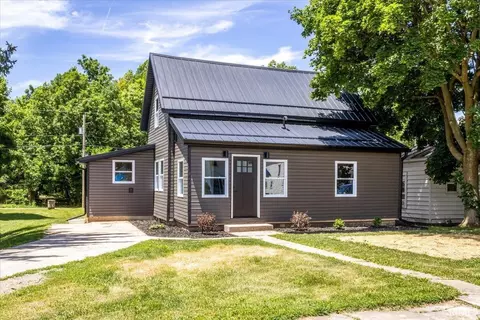 410 S High St, Winchester, IN 47394