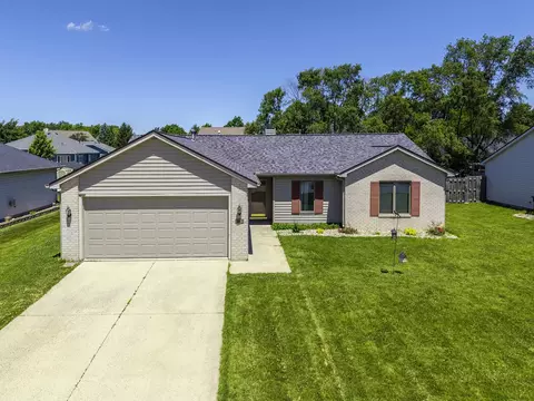 8015 Cooper Point Run, Fort Wayne, IN 46835