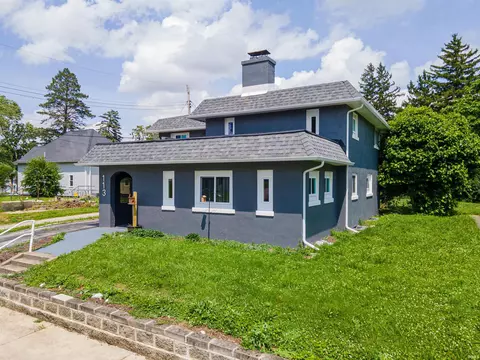 113 S 12th St, Elwood, IN 46036