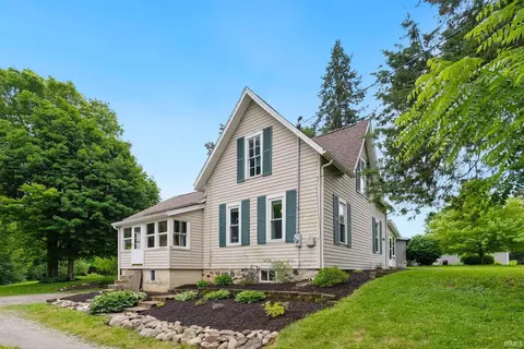 1054 N Seminary St, Roanoke, IN 46783