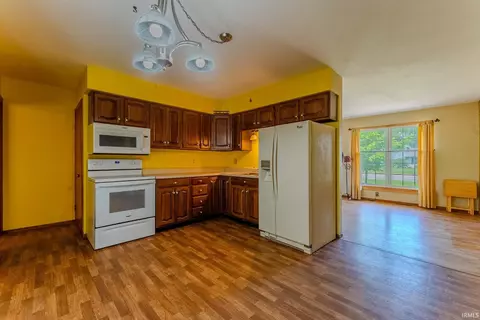 Kitchen - 1062 Alber St, Wabash, IN 46992 photo 2 of 2
