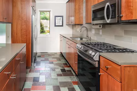 Kitchen - 325 E Clover Ln, Bloomington, IN 47408 photo 5 of 5