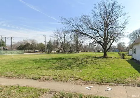 2423 Locust St, Terre Haute, IN 47807