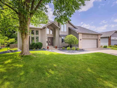 8313 Summerset Pl, Fort Wayne, IN 46825