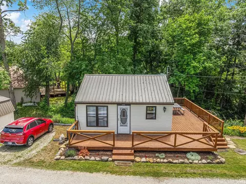 11896 W Breezy Point Dr, Monticello, IN 47960