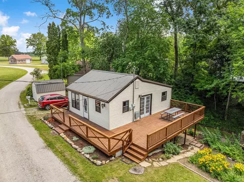 11896 W Breezy Point Dr, Monticello, IN 47960