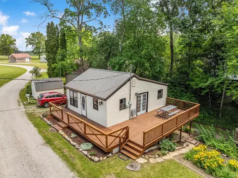 11896 W Breezy Point Dr, Monticello, IN 47960