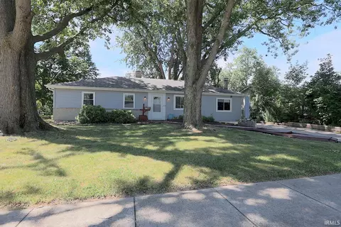1014 Buckingham Dr, Fort Wayne, IN 46825