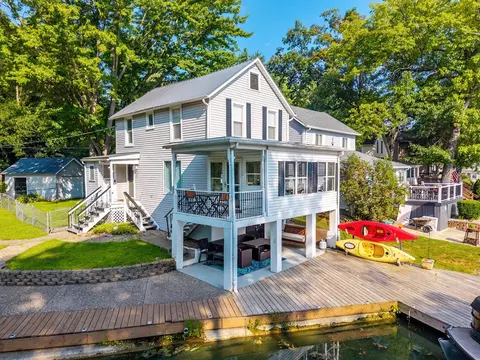 623 Lions Dr, Rome City, IN 46784