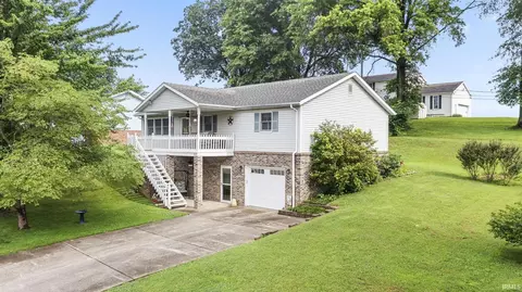510 Sunrise Dr, Huntingburg, IN 47542