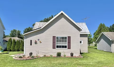 122 N Elm St, Losantville, IN 47354