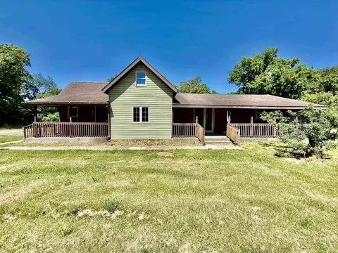 8655 S Main St, Ora, IN 46968