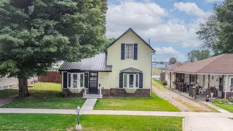 235 W Middlebury St, Shipshewana, IN 46565