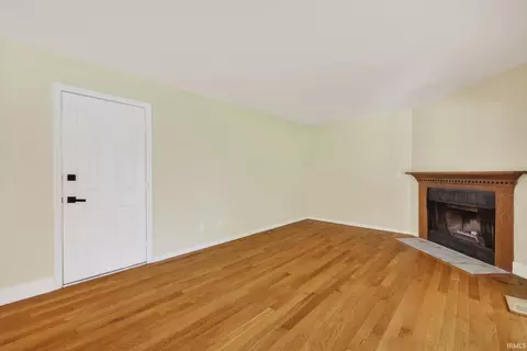 Living - 4307 E Cricket Knl, Bloomington, IN 47401 photo 6 of 7