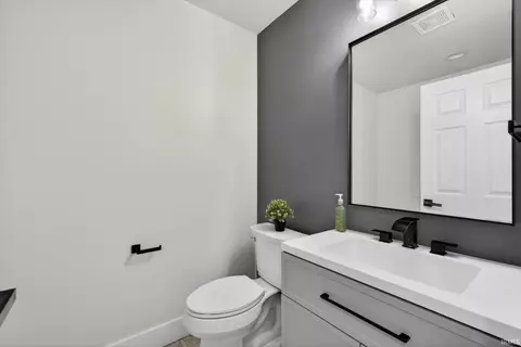 Bath - 4307 E Cricket Knl, Bloomington, IN 47401 photo 1 of 4