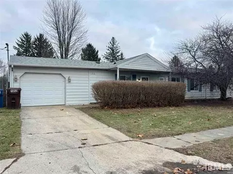 1052 N Lincoln St, Peru, IN 46970