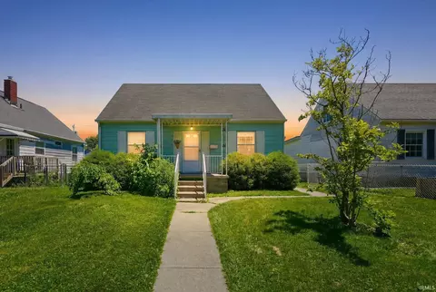 2210 S Pershing Dr, Muncie, IN 47302
