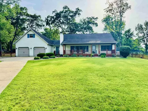 7425 N Tecumseh Rd, Walkerton, IN 46574