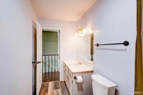 Bath - 165 Robin Ct, Jasper, IN 47546 photo 3 of 3