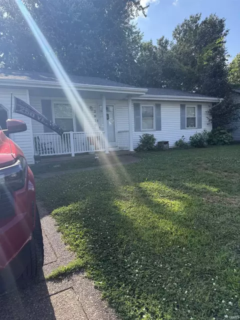 2910 Square Ln, Evansville, IN 47715