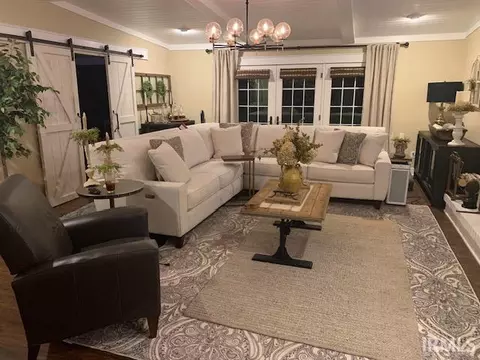 Living - 9183 S Greenridge Ln, Bloomington, IN 47401 photo 2 of 3