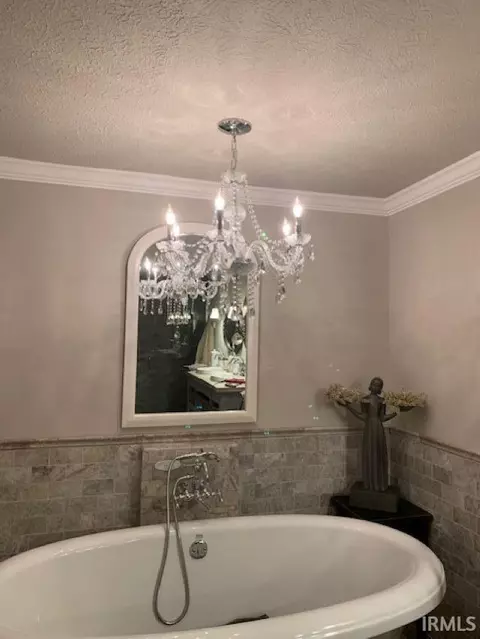 Bath - 9183 S Greenridge Ln, Bloomington, IN 47401 photo 3 of 4