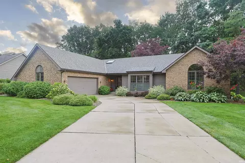 16290 Oak Hill Blvd, Granger, IN 46530